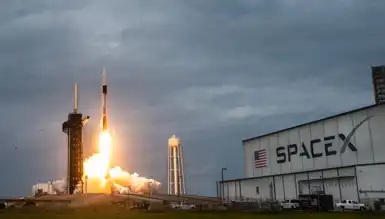 SpaceX, Yeni Nesil Uydu Filosunu Fırlatıyor
